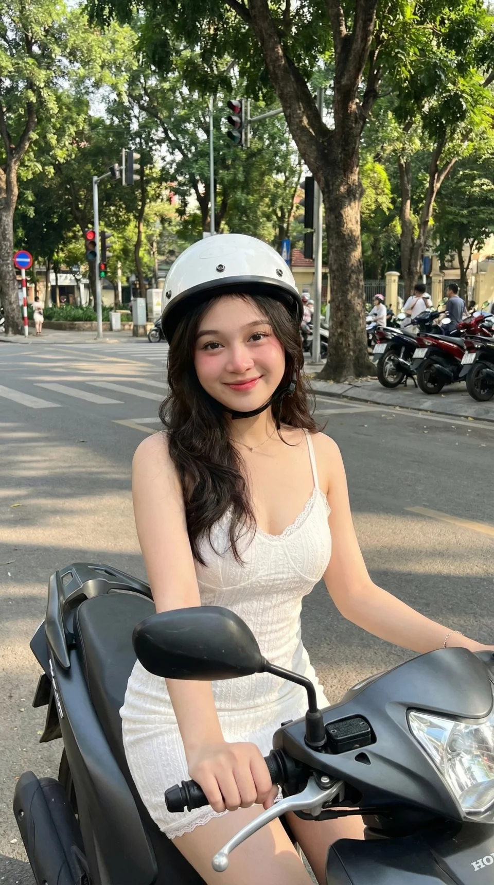 Ghép ảnh AI - Close-up: Dạo Phố Hè - mẫu Mẫu ảnh AI