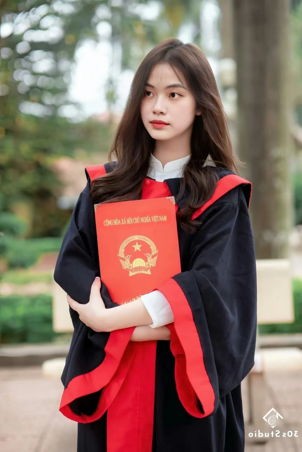 Mẫu ảnh cử nhân tốt nghiệp AI 01